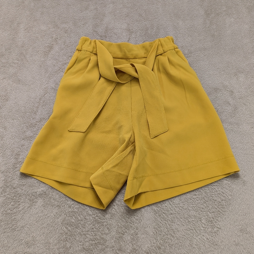 Lululemon Noir Tie Waist Shorts 4